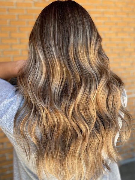 Image of  Women's Hair, Balayage, Hair Color, Blonde, Brunette, Foilayage, Highlights, Long, Hair Length, Beachy Waves, Hairstyles