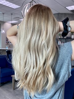 View Women's Hair, Balayage, Hair Color, Blonde, Foilayage, Highlights, Long, Hair Length, Layered, Haircuts, Beachy Waves, Hairstyles - Marcia Marcionette, New Port Richey, FL