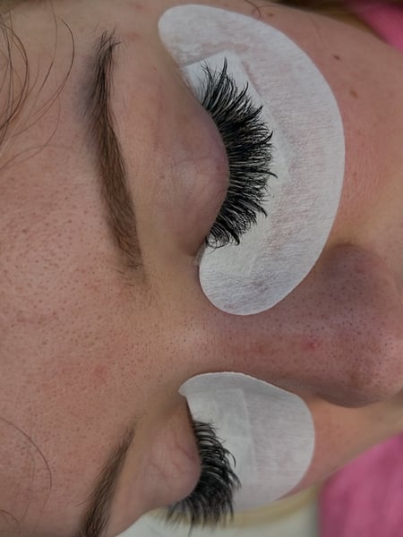 Image of  Lashes, Eyelash Extensions, Eyelash Extensions Style, Volume, Wispy Eyelash Extensions