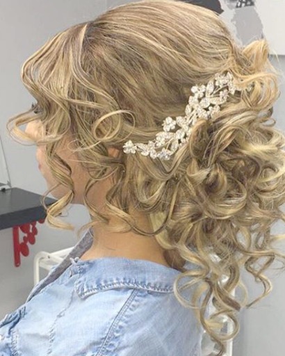 Image of  Women's Hair, Blonde, Hair Color, Long, Hair Length, Curly, Haircuts, Bridal, Hairstyles
