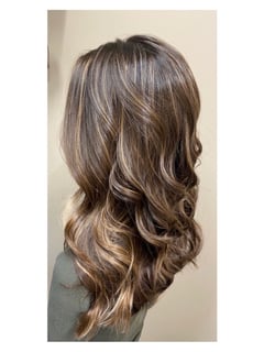 View Women's Hair, Blowout, Hair Color, Balayage, Brunette, Foilayage - Carlie Wright, Del Mar, CA
