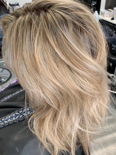 Image of  Women's Hair, Blonde, Hair Color, Foilayage, Highlights, Shoulder Length, Hair Length, Layered, Haircuts, Beachy Waves, Hairstyles