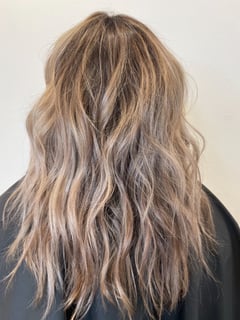 View Balayage, Hair Restoration, Hairstyles, Beachy Waves, Full Color, Foilayage, Brunette, Hair Color, Women's Hair - Mimi Ruiz, Fremont, CA