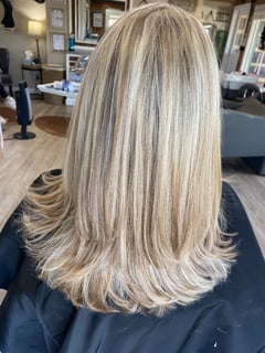View Haircuts, Hair Length, Long, Foilayage, Full Color, Hair Color, Highlights, Straight, Hairstyles, Blowout, Curly, Women's Hair, Layered - Jess Marsh, Knoxville, TN