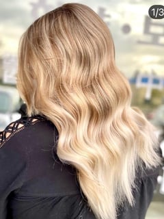 View Blonde, Women's Hair, Hair Length, Long Hair (Upper Back Length), Foilayage, Balayage, Hair Color - Amber Morris , Federal Way, WA