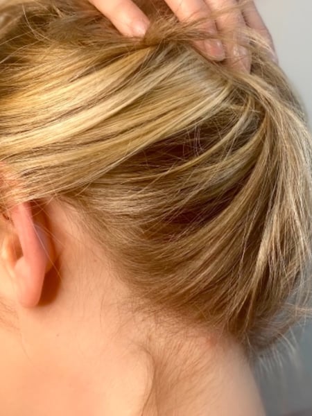 Image of  Women's Hair, Foilayage, Hair Color, Highlights, Long Hair (Mid Back Length), Hair Length, Straight, Hairstyle
