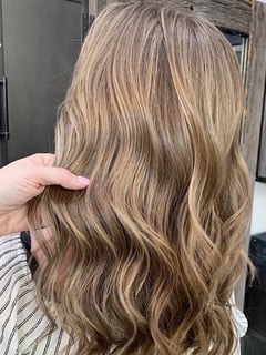 View Women's Hair, Hairstyle, Beachy Waves, Hair Color, Foilayage - Amy Phillips, Phoenix, AZ