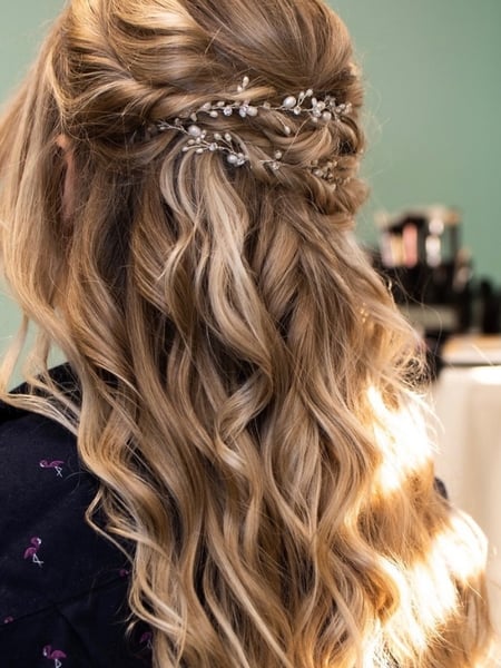 Image of  Women's Hair, Blonde, Hair Color, Long, Hair Length, Bridal, Hairstyles, Curly, Beachy Waves, Updo