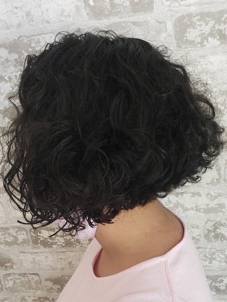 Image of  Women's Hair, Hair Length, Short Chin Length, Curly, Haircuts, 3B, Hair Texture
