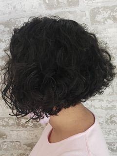 View Short Hair (Chin Length), Hair Texture, 3B, Haircut, Curly, Hair Length, Women's Hair - Shane Doucet, Las Vegas, NV