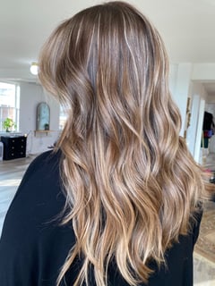 View Women's Hair, Blowout, Balayage, Hair Color, Blonde, Brunette, Foilayage, Highlights, Hair Length, Long, Haircuts, Layered, Beachy Waves, Hairstyles - Amber Gomez, Nashville, TN
