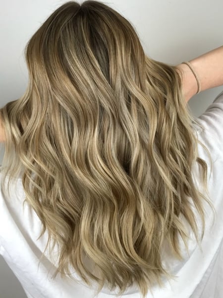 Image of  Women's Hair, Balayage, Hair Color, Blonde, Brunette, Foilayage, Highlights, Hair Length, Medium Length, Curly, Haircuts, Beachy Waves, Hairstyles