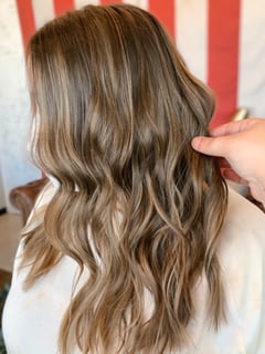 View Women's Hair, Hair Color, Balayage, Blonde, Brunette, Foilayage, Beachy Waves, Hairstyles - Sam Donato, Spring, TX
