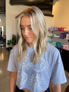 View Women's Hair, Highlights, Hair Color, Foilayage, Shoulder Length, Hair Length, Beachy Waves, Hairstyles - Courtney Oswald, Trinity, FL