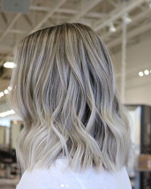 Image of  Women's Hair, Blonde, Hair Color, Highlights, Shoulder Length, Hair Length, Silver