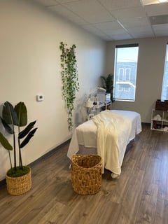 View Facial, Skin Treatments, Chemical Peel, Microdermabrasion, Mega Volume, Lash Type, Eyelash Extensions, Lashes, Classic, Hybrid - Desire Combs, Oakland, CA