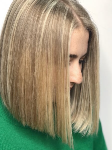 Image of  Women's Hair, Hair Color, Blonde, Highlights, Short Chin Length, Hair Length, Shoulder Length, Blunt, Haircuts, Bob, Straight, Hairstyles