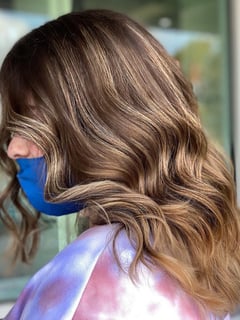 View Women's Hair, Balayage, Hair Color, Blonde, Foilayage, Highlights, Haircuts, Shoulder Length, Hair Length, Beachy Waves, Hairstyles, Blowout - Ashlee Fowler, Miami, FL