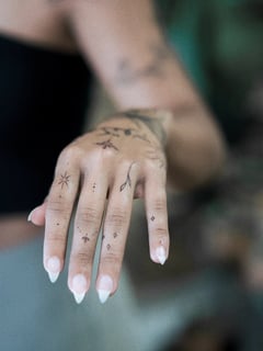 View Tattoos, Tattoo Style, Tattoo Bodypart, Aesthetic, Black & Grey, Fine Line, Geometric, Line Art, Wrist , Hand, Fingers  - Vanessa Sigillo, Los Angeles, CA