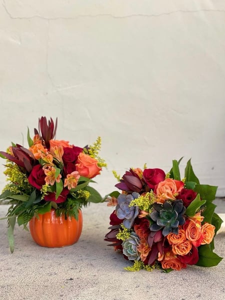 Image of  Florist, Arrangement Type, Centerpiece, Bouquet, Occasion, Wedding, Wedding Centerpiece, Size & Display, Small, Color, Orange, Red, Flower Type, Rose, Tiger Lily