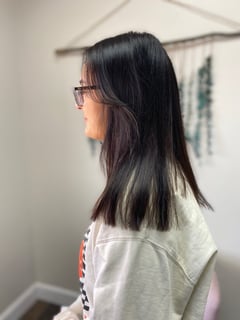 View Blunt, Haircuts, Women's Hair, Bangs, Blowout, Straight, Hairstyles, Brunette, Hair Color, Shoulder Length, Hair Length - Bethany Davila, Victoria, TX