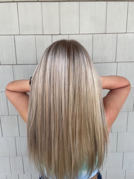 Image of  Women's Hair, Blowout, Hair Color, Balayage, Blonde, Foilayage