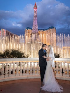 View Photographer, Wedding, Engagement, Civil Ceremony, Informal, Destination, Elopement, Outdoor - Victoria Bremner, Las Vegas, NV