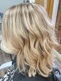 View Women's Hair, Hair Color, Blonde, Highlights, Hair Length, Shoulder Length, Layered, Haircuts, Beachy Waves, Hairstyles - Courtney Mang, Clarence, NY