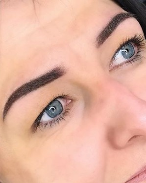 Image of  Brows, Brow Sculpting, Arched, Brow Shaping, Wax & Tweeze, Brow Technique