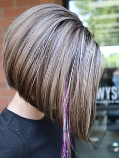 View Women's Hair, Hair Color, Blonde, Highlights, Hair Length, Short Chin Length - Krystle Dutton, Beaverton, OR