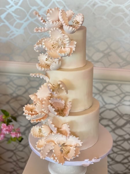 Image of  Cakes, Occasion, Wedding Cake, Anniversary, Icing Type, Fondant, Engagement