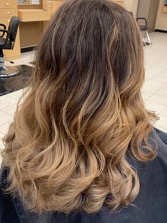 View Women's Hair, Hair Color, Balayage, Blonde, Brunette, Foilayage, Ombré, Curly, Haircuts, Hair Restoration - Jessica Bundy, Houston, TX
