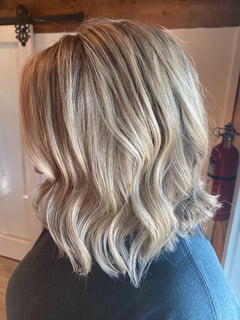 View Bob, Haircuts, Women's Hair, Blunt, Beachy Waves, Hairstyles, Blonde, Hair Color, Balayage, Foilayage, Highlights, Shoulder Length, Hair Length - Jess Marsh, Knoxville, TN