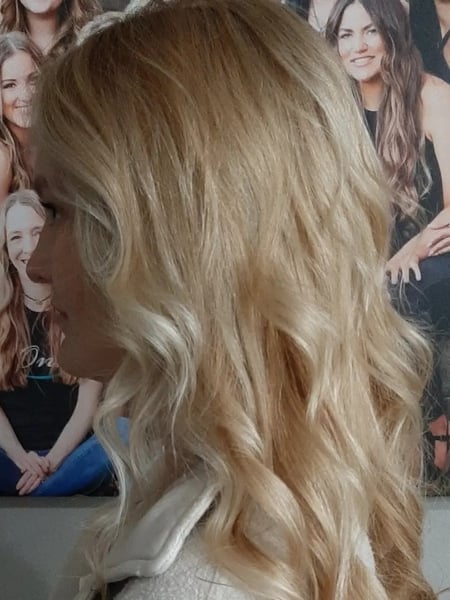 Image of  Women's Hair, Highlights, Hair Color, Blonde, Long, Hair Length, Layered, Haircuts, Beachy Waves, Hairstyles