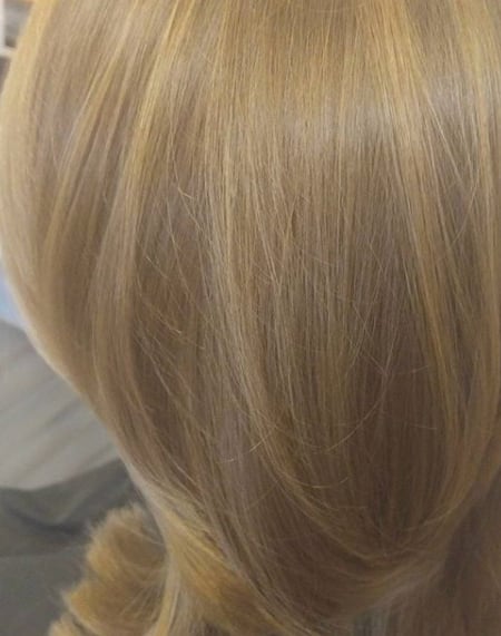 Image of  Women's Hair, Blonde, Hair Color, Highlights, Shoulder Length, Hair Length, Blunt, Haircuts, Straight, Hairstyles
