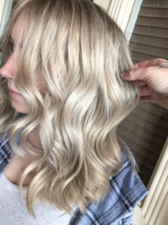 View Women's Hair, Blowout, Hair Color, Balayage, Blonde, Foilayage, Highlights, Curly, Haircuts, Beachy Waves, Hairstyles, Bridal, Curly - Brittany Shadle, New Caney, TX