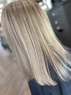 View Shoulder Length Hair, Foilayage, Hair Color, Women's Hair, Blonde, Hairstyle, Straight, Hair Length - Stephanie Tocco, Sterling Heights, MI