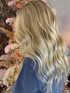 View Hair Color, Blonde, Blowout, Hairstyle, Beachy Waves, Highlights, Women's Hair - Shelby Simon, Houston, TX