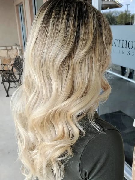 Image of  Long, Hair Length, Women's Hair, Beachy Waves, Hairstyles, Balayage, Hair Color, Blonde, Foilayage