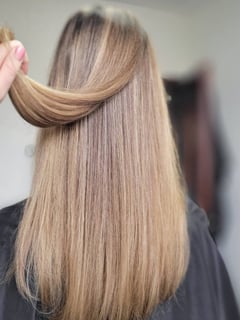 View Women's Hair, Balayage, Hair Color, Foilayage, Straight, Hairstyles - Veronika Larkova , Tarzana, CA