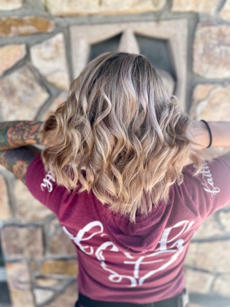Image of  Women's Hair, Hair Color, Balayage, Blonde, Highlights, Ombré, Shoulder Length, Hair Length, Beachy Waves, Hairstyles