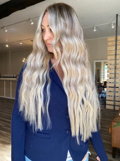 View Hair Color, Beachy Waves, Highlights, Foilayage, Hair Extensions, Women's Hair, Hairstyles - Makenzie Osterhout, Meridian, ID