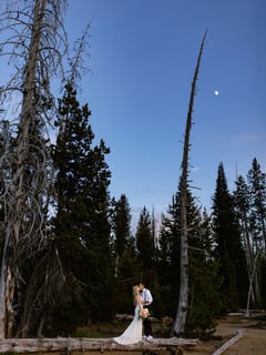 View Photographer, Outdoor Wedding, Elopement Wedding, Wedding - Stephanie Kotaniemi, Portland, OR