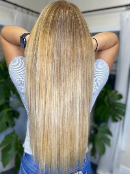 Image of  Women's Hair, Blowout, Hair Color, Balayage, Foilayage, Highlights, Blonde, Brunette