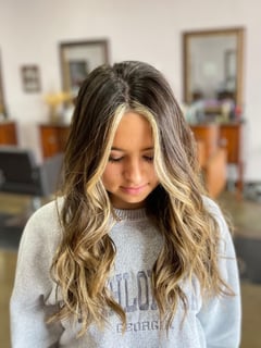 View Balayage, Hairstyle, Beachy Waves, Haircut, Layers, Blowout, Highlights, Foilayage, Blonde, Hair Color, Women's Hair - Stacie McRae, Cumming, GA