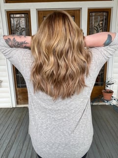 View Women's Hair, Balayage, Hair Color, Blonde, Brunette, Foilayage, Highlights, Medium Length, Hair Length, Beachy Waves, Hairstyles - Kayley Bell, Griffin, GA