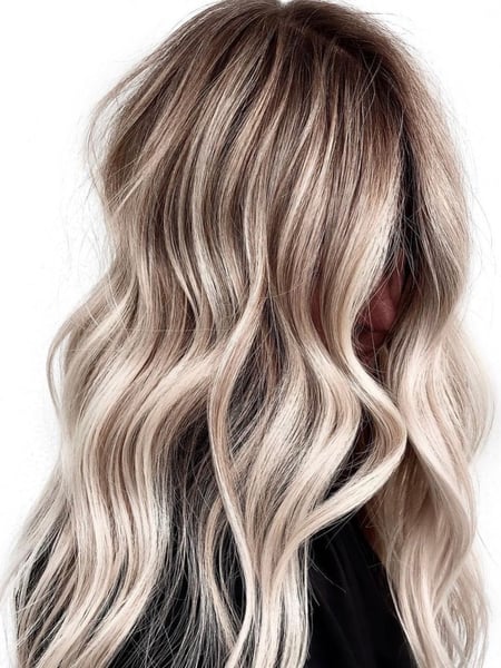 Image of  Women's Hair, Blonde, Hair Color, Highlights, Long, Hair Length, Layered, Haircuts, Beachy Waves, Hairstyles
