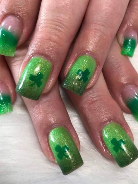 Image of  Medium, Nail Length, Nails, Airbrush, Nail Style, Green, Nail Color