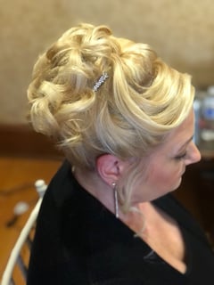 View Bridal Hair, Hairstyle, Women's Hair - Aniledis Batista, Winter Haven, FL