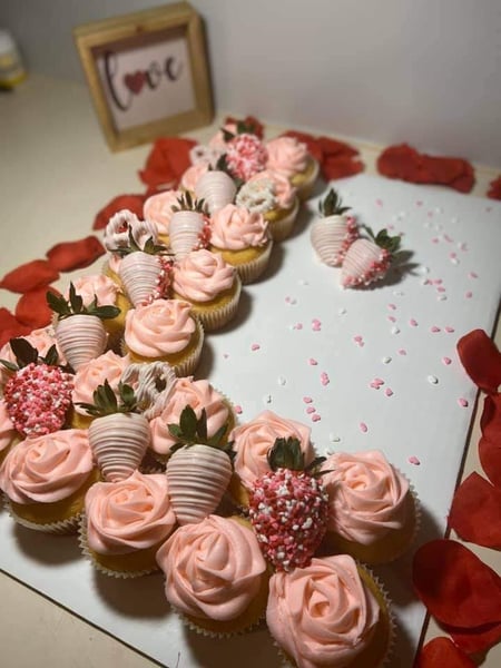 Image of  Cakes, Occasion, Valentine's Day, Color, Pastel, Pink, Red, White, Icing Type, Buttercream, Icing Techniques, Piping, Shape, Object, Theme, Floral, Cupcakes, Occasion, Valentine's Day, Color, Pastel, Pink, Red, Icing Type, Buttercream, Theme, Floral